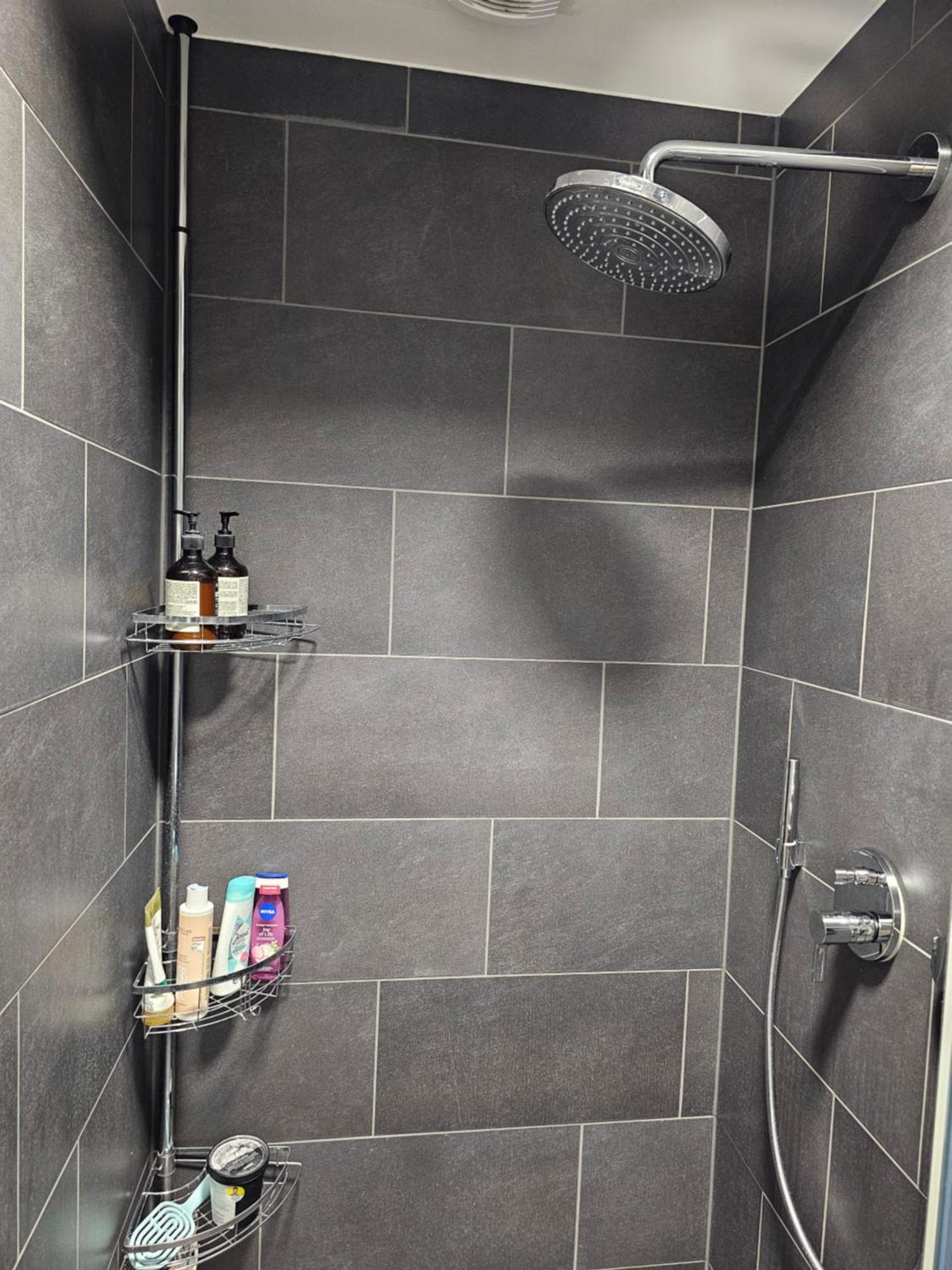 Appartamento 3 2 Bathrooms 2 Toilets New Center Of Underground Parking Space Contactless Self Check-in Düsseldorf